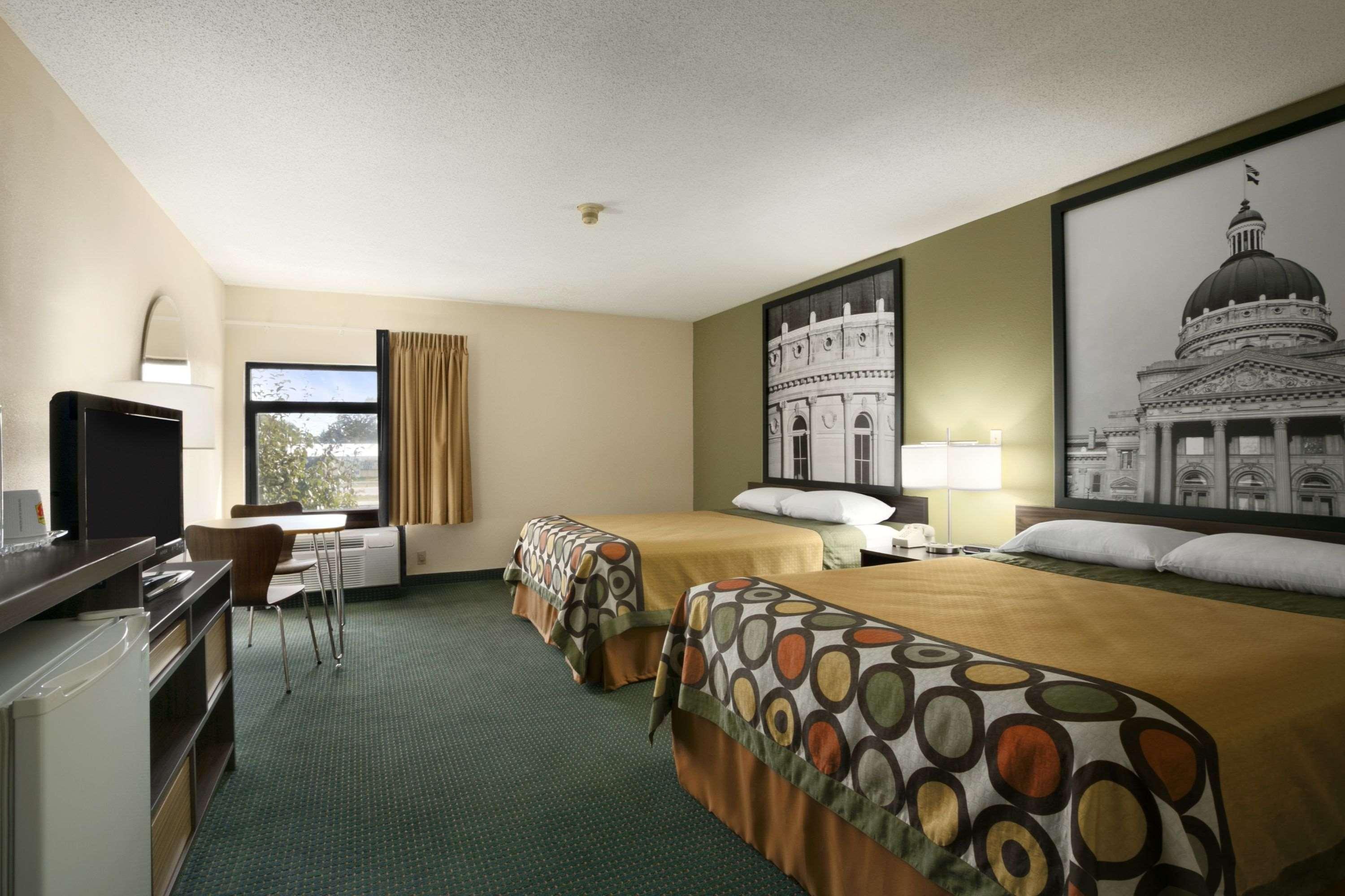 Super 8 By Wyndham Columbia City Exterior photo