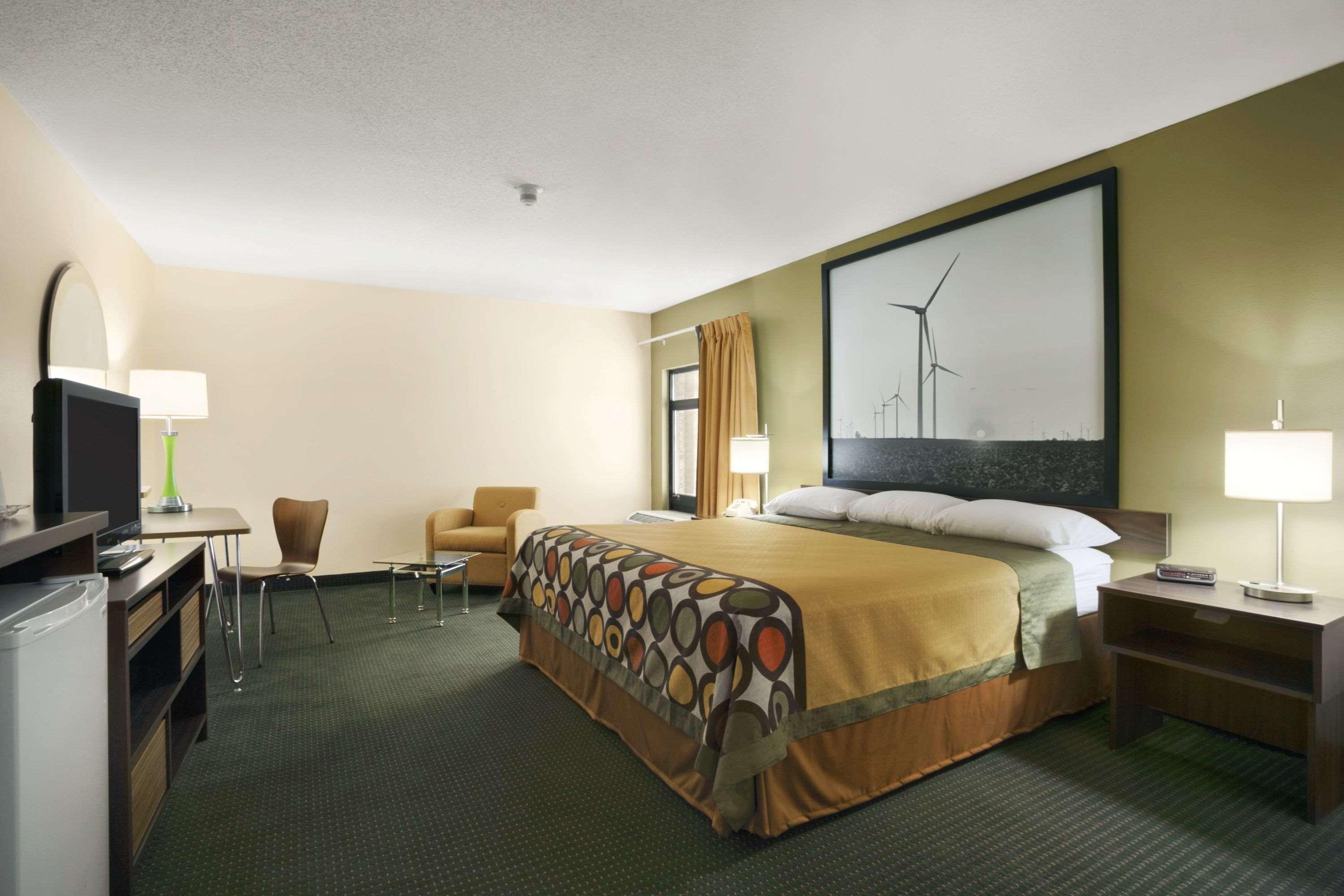 Super 8 By Wyndham Columbia City Exterior photo