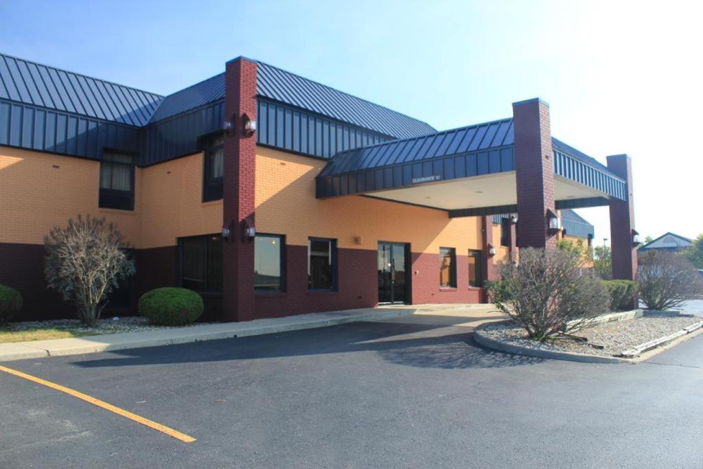 Super 8 By Wyndham Columbia City Exterior photo